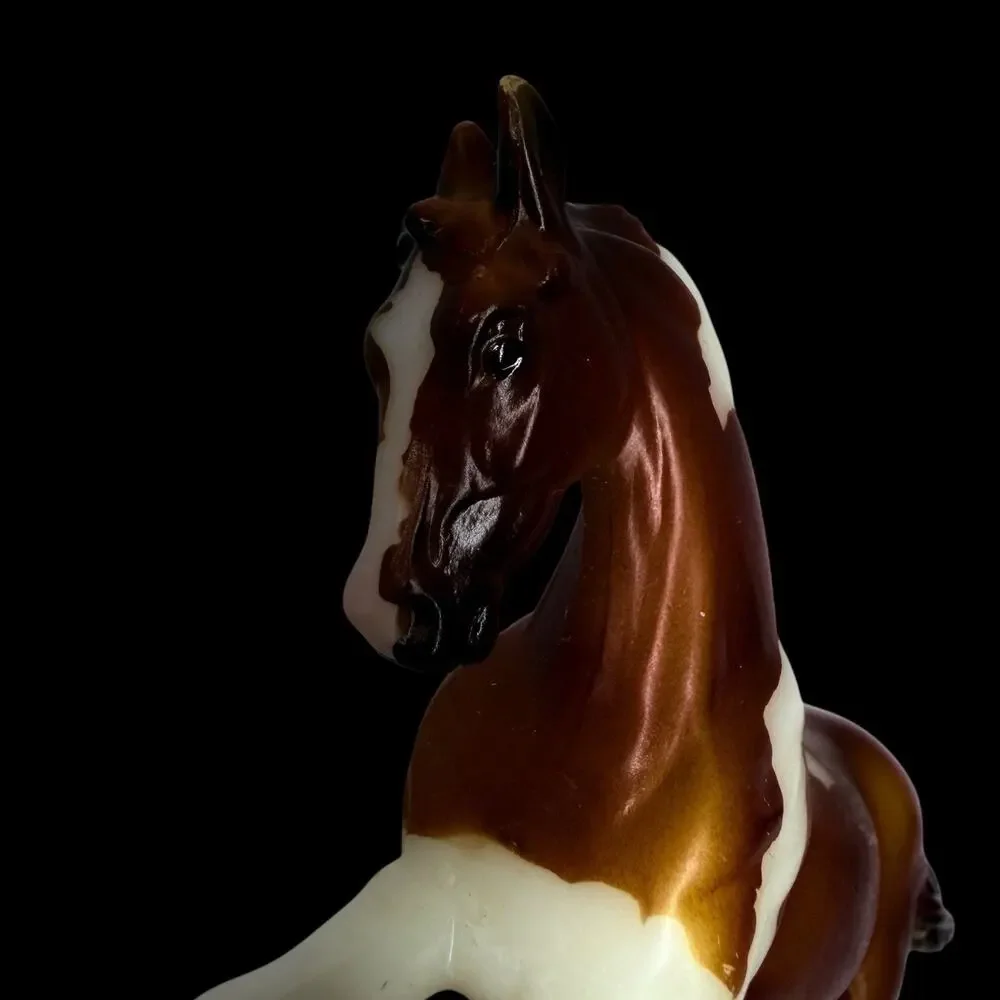 Breyer Reeves Glow In The Dark Pinto Foal Horse 1999 Mini Model Figure